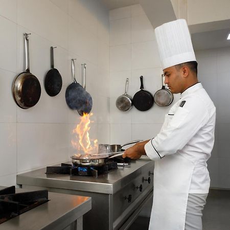 Le Glamour Resort & Wellness Spa Pokhara Buitenkant foto