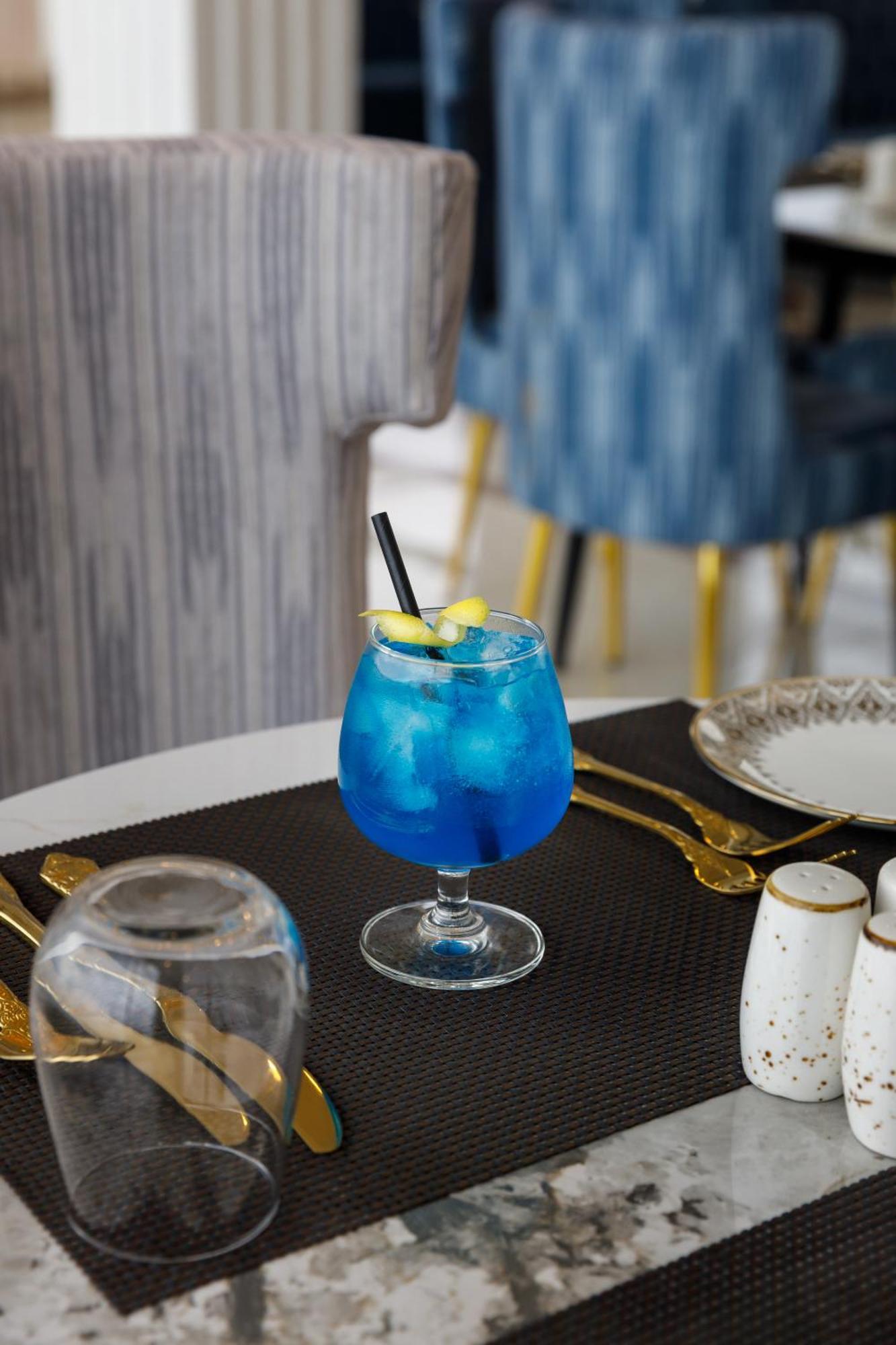 Le Glamour Resort & Wellness Spa Pokhara Buitenkant foto