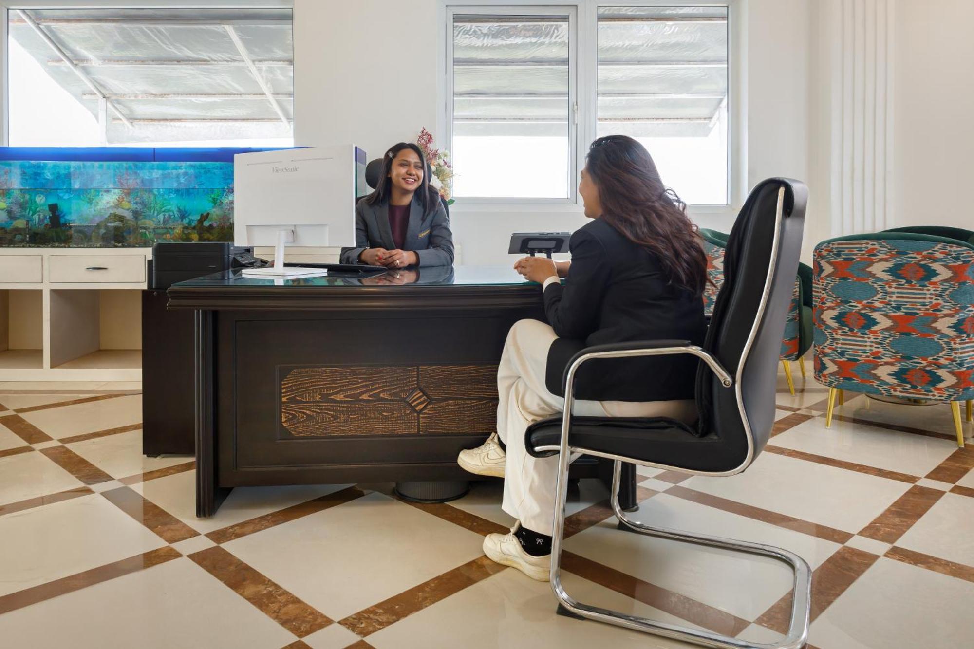 Le Glamour Resort & Wellness Spa Pokhara Buitenkant foto