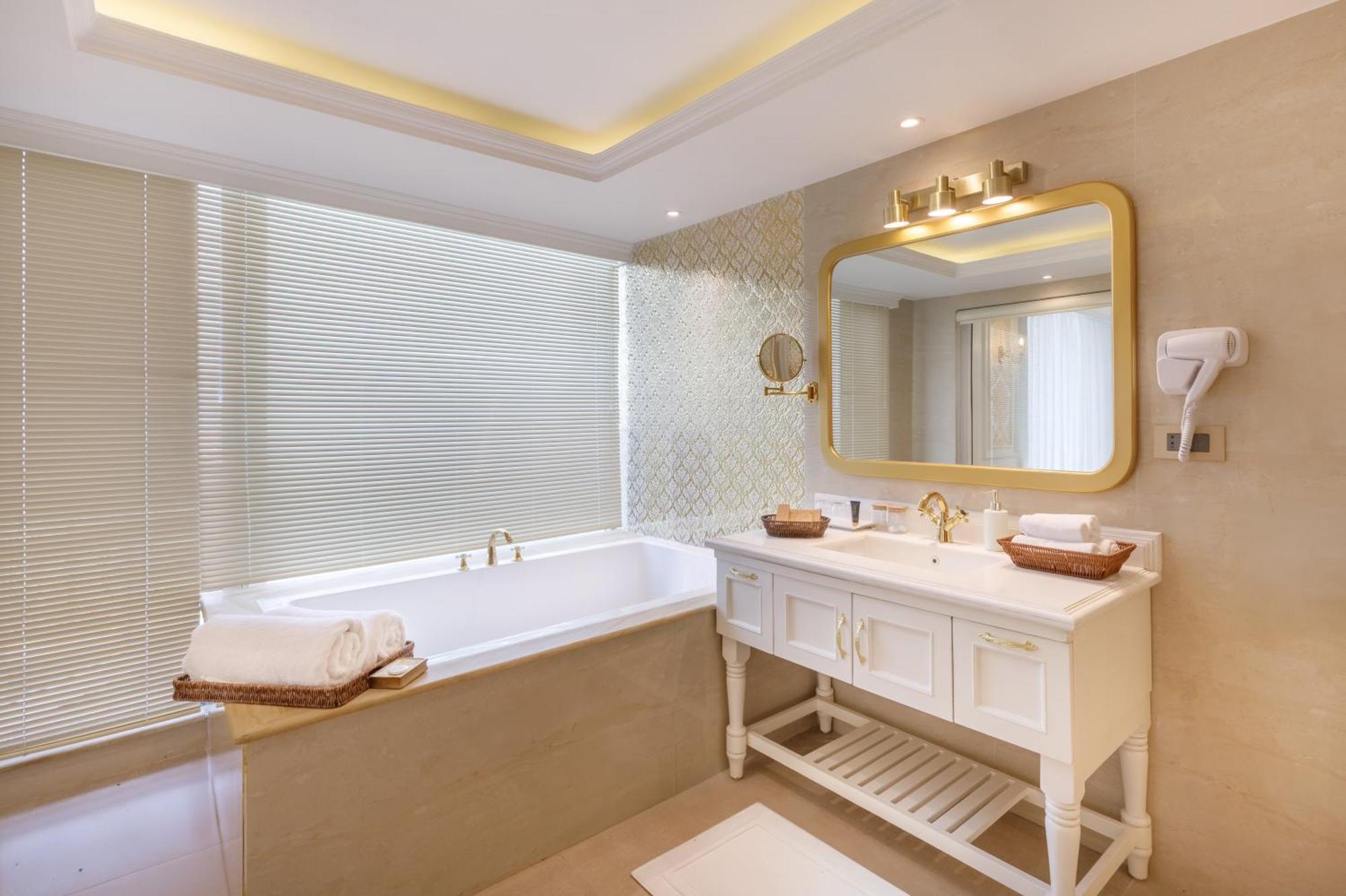 Le Glamour Resort & Wellness Spa Pokhara Buitenkant foto