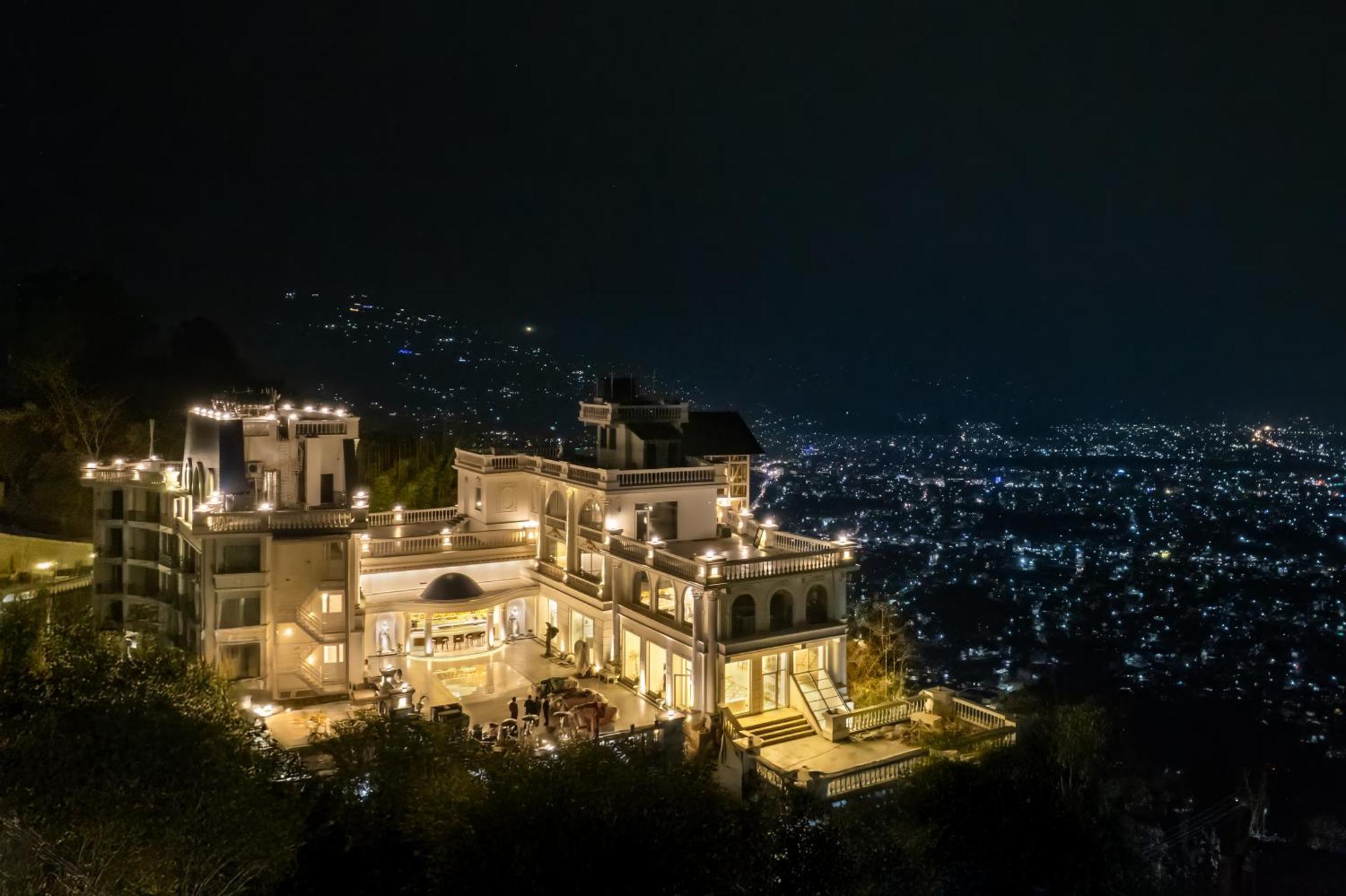 Le Glamour Resort & Wellness Spa Pokhara Buitenkant foto