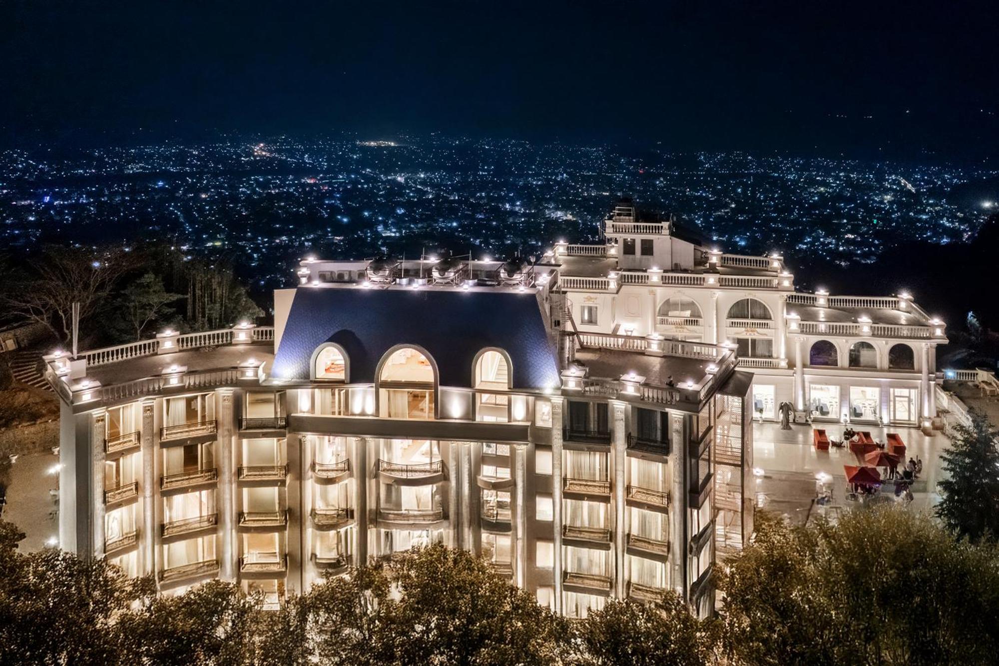 Le Glamour Resort & Wellness Spa Pokhara Buitenkant foto