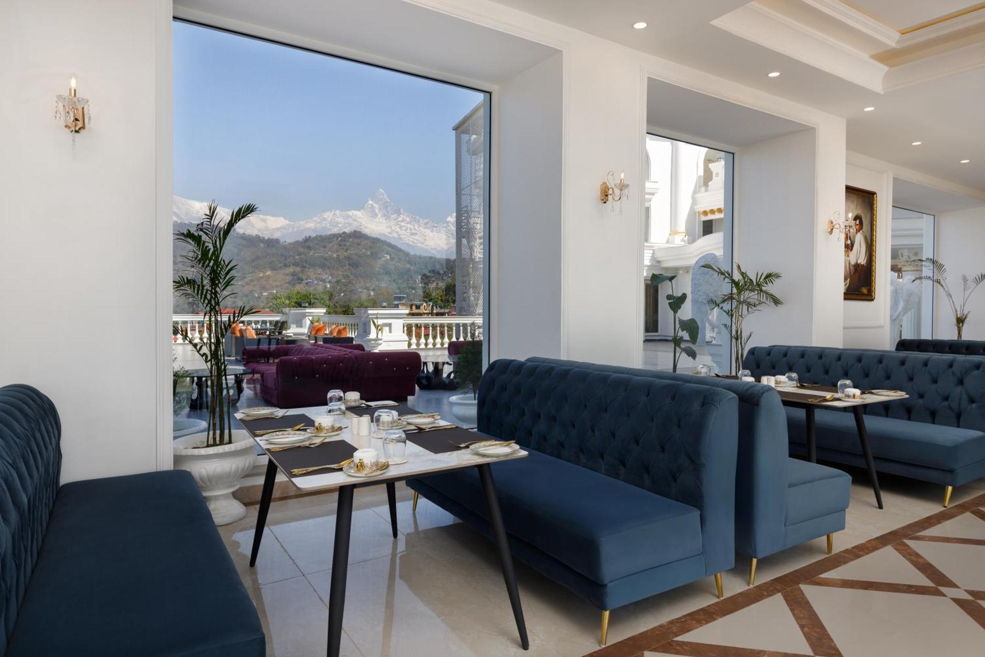 Le Glamour Resort & Wellness Spa Pokhara Buitenkant foto