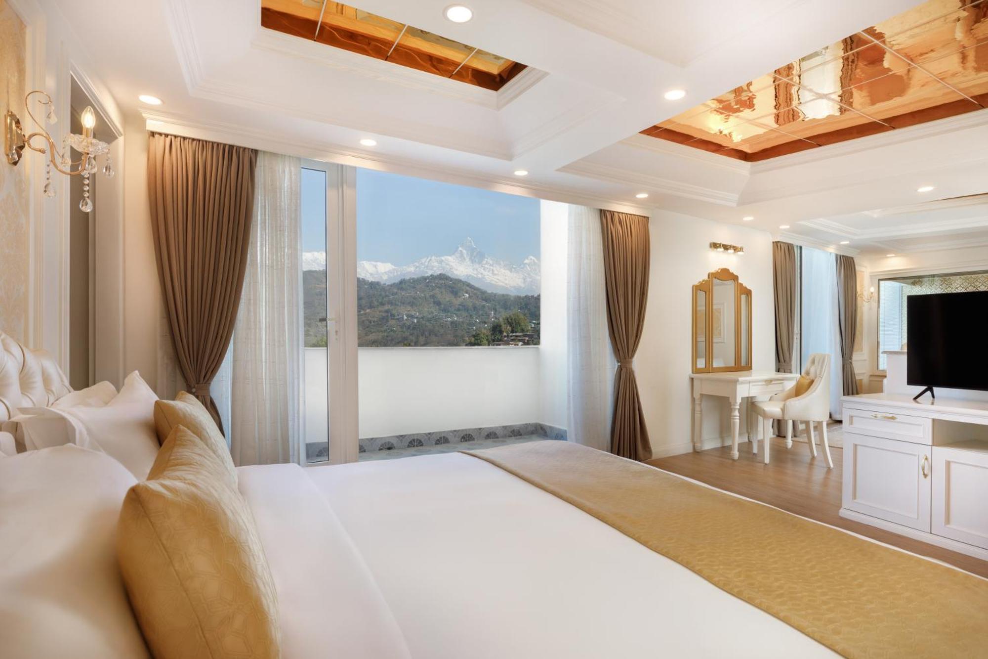 Le Glamour Resort & Wellness Spa Pokhara Buitenkant foto